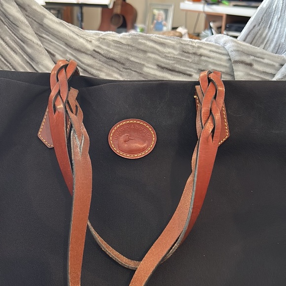 Dooney and Bourke, large coffee tote, trimmed in real leather - Picture 4 of 7